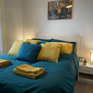 Apartment St Flat By Hnfc - Netflix & Popcorn, Newcastle upon Tyne